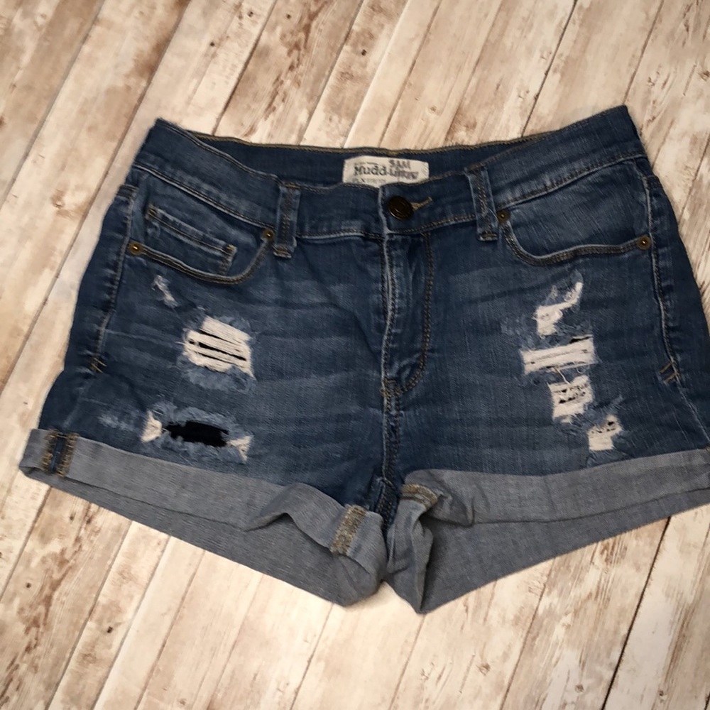 Mudd, stretch denim jean shorts w/destruction & cuffed btm - junior size 7